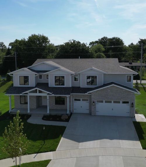 9353 Corydalis Ave, Saint John, IN, 46373-0648 | Card Image