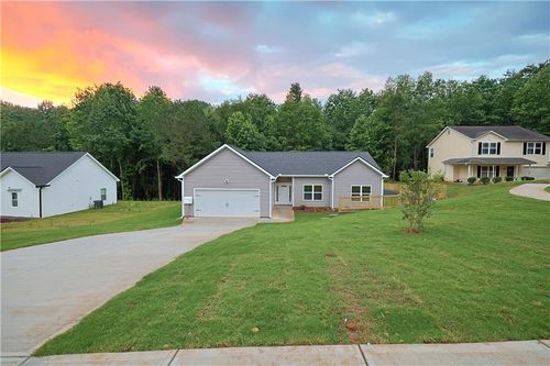 275 Green Commons Dr, Covington, GA, 30016-6675 | Card Image