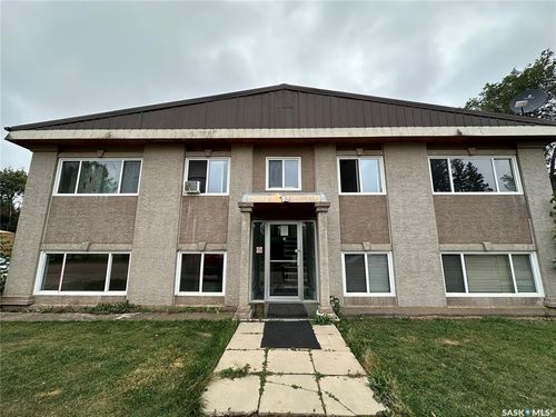 113 3rd St E, St. Walburg, SK, S0M | Card Image