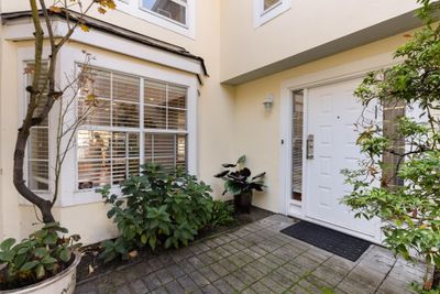 8493 Portside Crt, Townhouse with 3 bedrooms, 2 bathrooms and 2 parking in Vancouver BC | Image 2