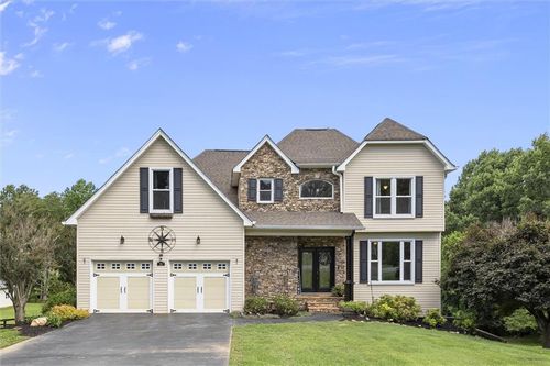 15 Hyalite Rd E, Dahlonega, GA, 30533-7530 | Card Image