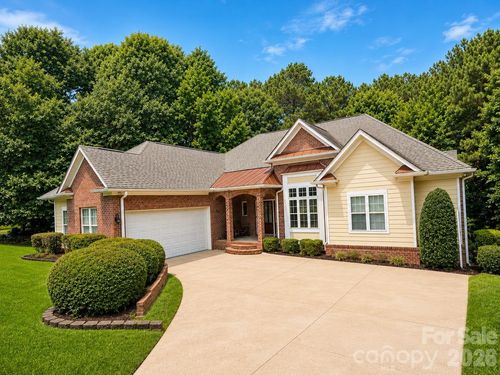 138 Fox Hunt Dr, Mooresville, NC, 28117-9408 | Card Image