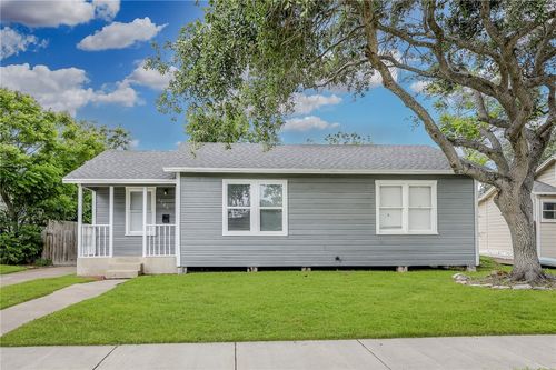 1046 Chamberlain St, Corpus Christi, TX, 78404-2607 | Card Image