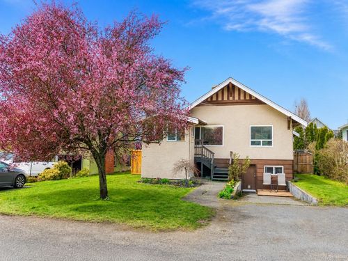 3074 Earl Grey St, Victoria, BC, V9A1W7 | Card Image