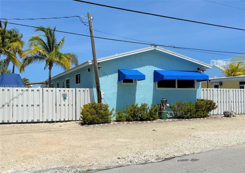 211 Banyan Ln, Tavernier, FL, 33070-2710 | Card Image