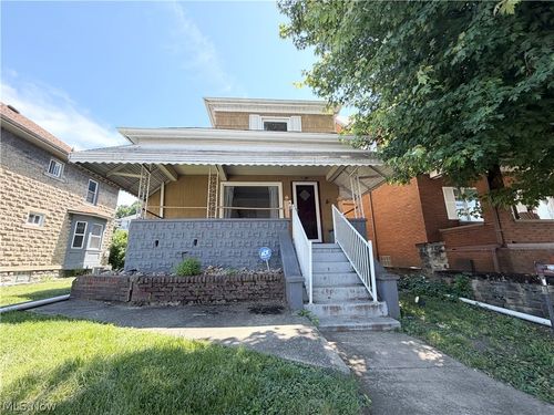 942 Virginia Ave, Follansbee, WV, 26037-1440 | Card Image