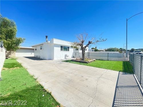 249 Shoshone Ln, Henderson, NV, 89015-5526 | Card Image