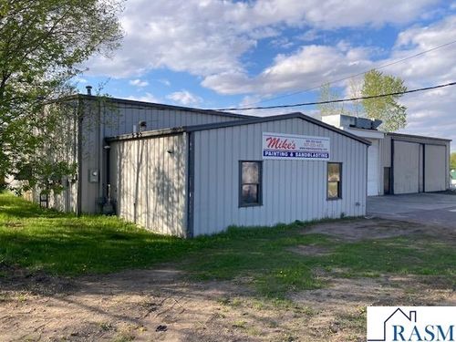 114 19th St N, New Ulm, MN, 56073-1187 | Card Image