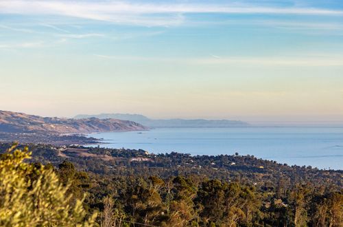 252 E Mountain Dr, Montecito, CA, 93108-1028 | Card Image