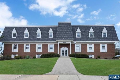 573 Valley Rd, Wayne, NJ, 07470-3511 | Card Image
