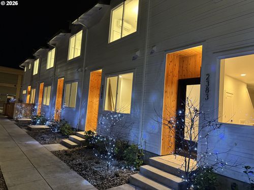 2391 Se 43rd Ave, Portland, OR, 97215-3713 | Card Image