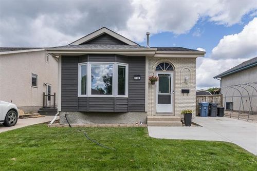 109 Harlesden Dr, Winnipeg, MB, R2N3V2 | Card Image