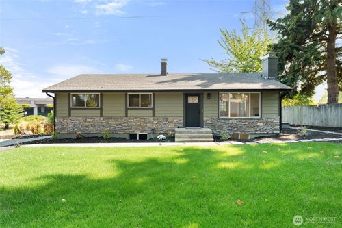 12215 Se 35th St, Bellevue, WA, 98006-1114 | Card Image