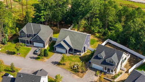 12 Sable Way, Manchester, NH, 03102-2734 | Card Image
