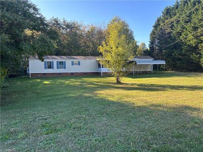 5782 Nc Highway 66 S, House other with 3 bedrooms, 2 bathrooms and null parking in King NC | Image 1