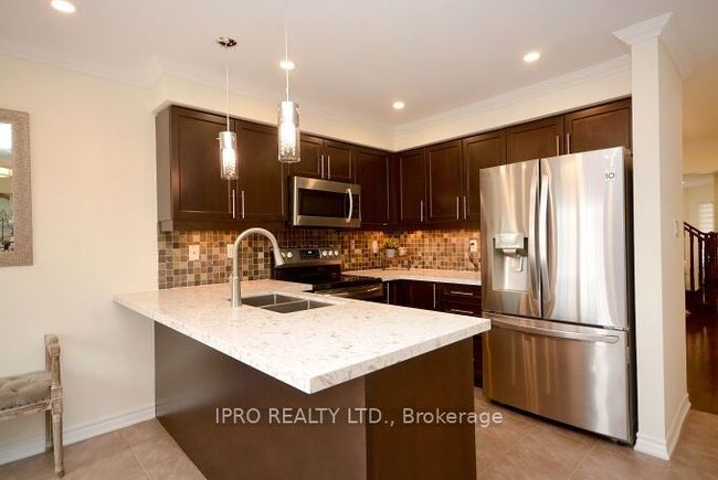 867 Fowles Crt, House attached with 4 bedrooms, 3 bathrooms and 2 parking in Milton ON | Image 18