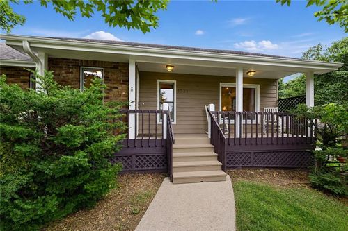 1331 Ranchero Dr, Lawrence, KS, 66049-3572 | Card Image