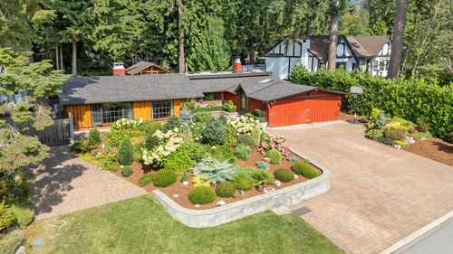 2540 Boswell Ave, North Vancouver, BC, V7H1L7 | Card Image