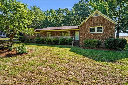 7101 Buxenbury Drive, High Point, NC, 27263 | Card Image