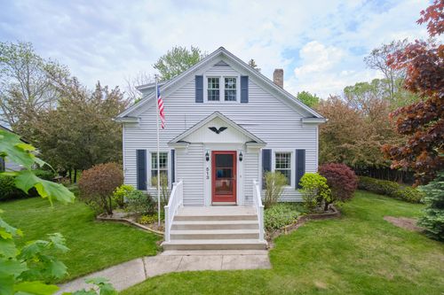 513 Oak St, Manistee, MI, 49660-1809 | Card Image