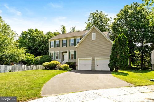 1 Warwick Pl, East Windsor, NJ, 08520-2983 | Card Image