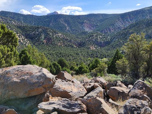 294-3747 S Old Highway 91, New Harmony, UT, 84757 | Card Image