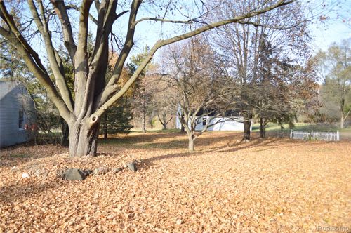 8344 Ellis Rd, Clarkston, MI, 48348-2610 | Card Image