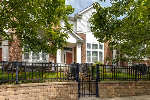 533 Plaza Pl, Aurora, IL, 60504-4405 | Card Image