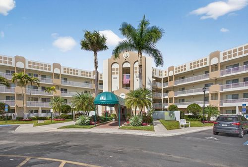 303-7763 Southampton Ter, Tamarac, FL, 33321-9119 | Card Image