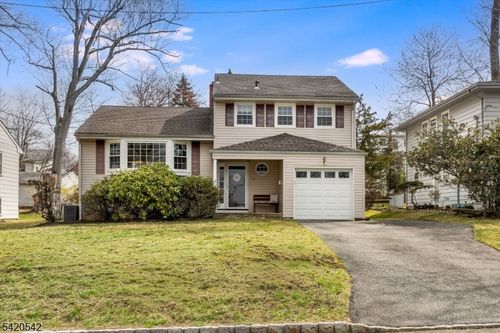 43 Forest Rd, Cedar Grove, NJ, 07009-2205 | Card Image