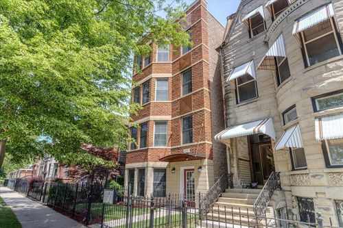 4-3629 S Giles Ave, Chicago, IL, 60653-1158 | Card Image