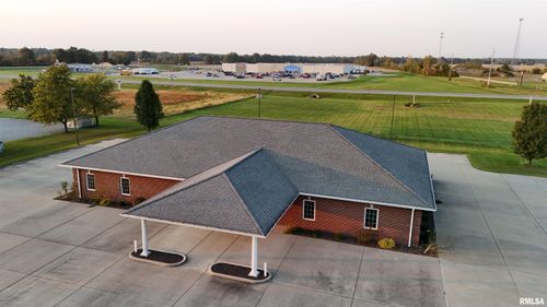 500 W 12th St, Flora, IL, 62839-1064 | Card Image