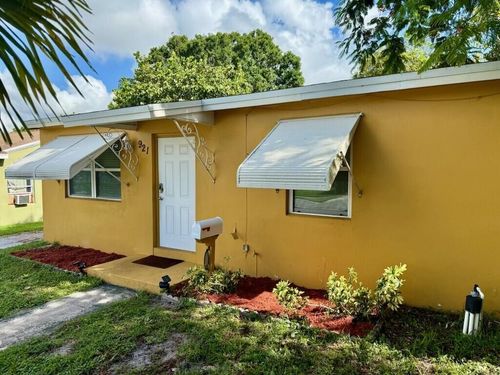 921 32nd St, West Palm Beach, FL, 33407-5007 | Card Image