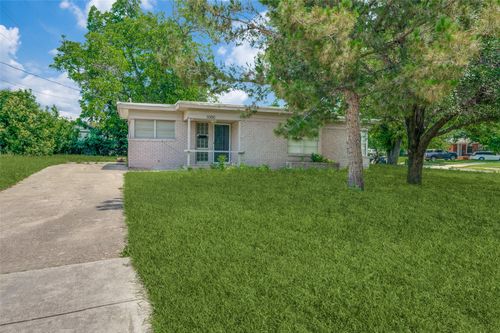 3000 Willow Park St, Richland Hills, TX, 76118-6327 | Card Image