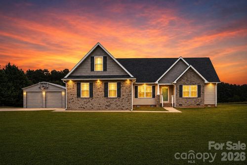 879 Doggett Rd, Forest City, NC, 28043-8150 | Card Image
