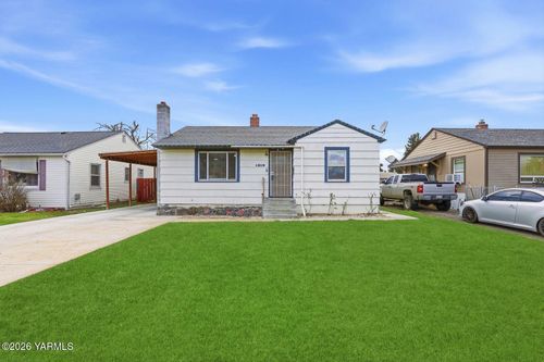 1218 S 8th Ave Ave, Yakima, WA, 98902 | Card Image