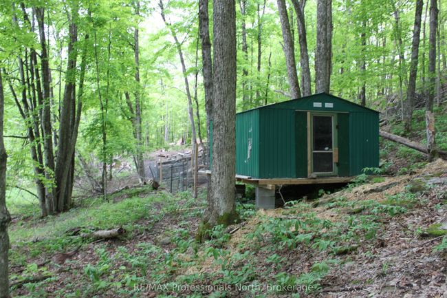 24430 Highway 35 Highway, Home with 2 bedrooms, 1 bathrooms and 4 parking in Lake of Bays ON | Image 20
