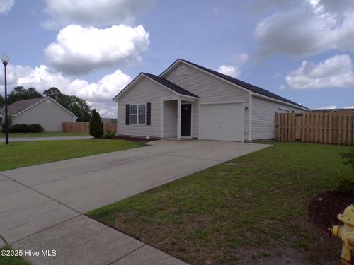 3290 Greenridge Way, Leland, NC, 28451-9452 | Card Image