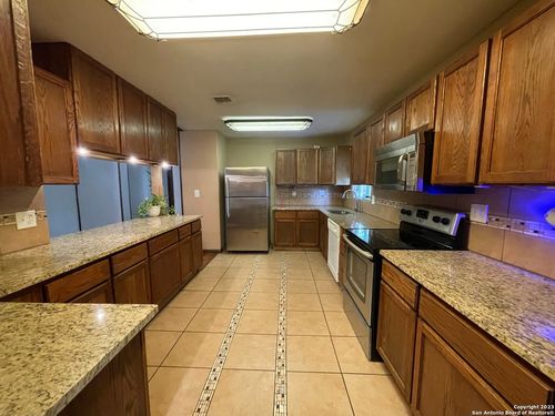 7701 Cool Sands St, Live Oak, TX, 78233-2902 | Card Image