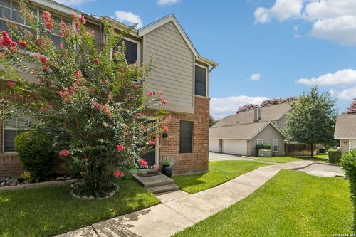 12 Cross Cyn, San Antonio, TX, 78247-4252 | Card Image