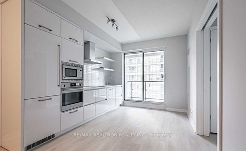 506-2221 Yonge St, Toronto, ON, M4S0B8 | Card Image