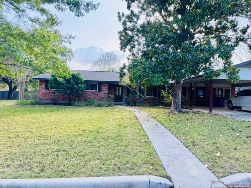 1705 Hickory Cir, Floresville, TX, 78114-2514 | Card Image