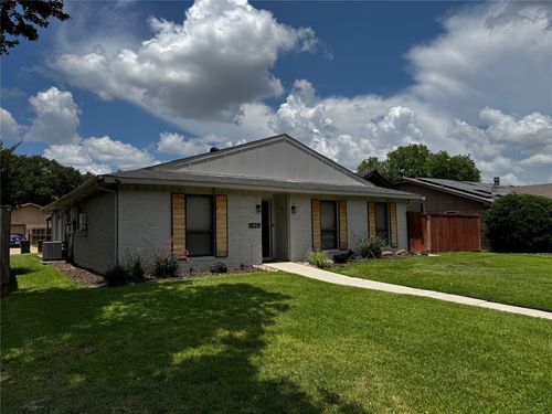 1029 Cross Bend Rd, Plano, TX, 75023-6706 | Card Image