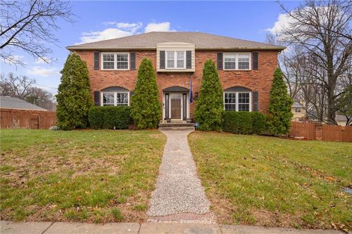 9501 Riggs St, Overland Park, KS, 66212-1539 | Card Image