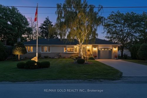 32 Oriole Ave, Stoney Creek, ON, L8E5E4 | Card Image