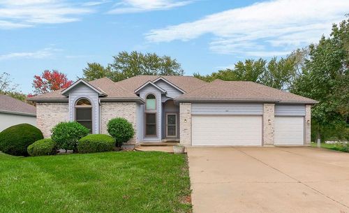 401 N 15th St, Louisburg, KS, 66053-9301 | Card Image