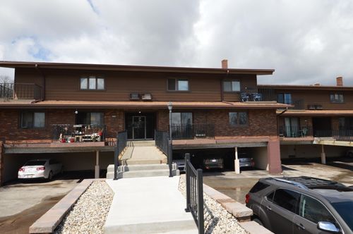 3985 S 84th St, Greenfield, WI, 53228-2339 | Card Image