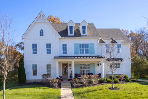 1056 Memorial Dr, Franklin, TN, 37064-2691 | Card Image