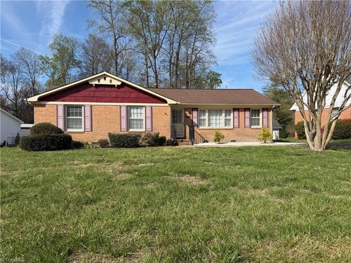 3025 Wellingford Dr, High Point, NC, 27265-2240 | Card Image
