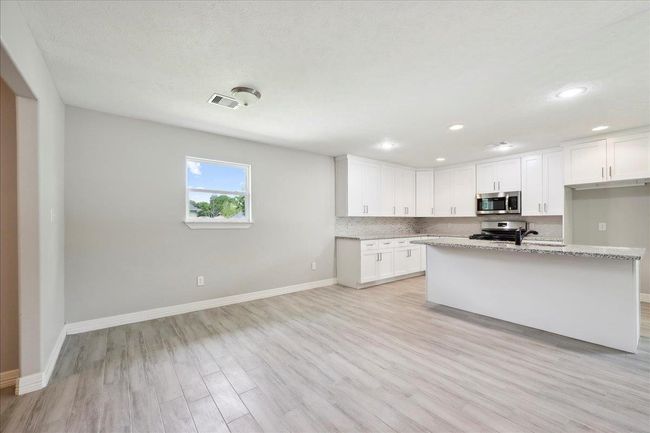 2505 Avenue F, House other with 5 bedrooms, 3 bathrooms and null parking in Nederland TX | Image 10